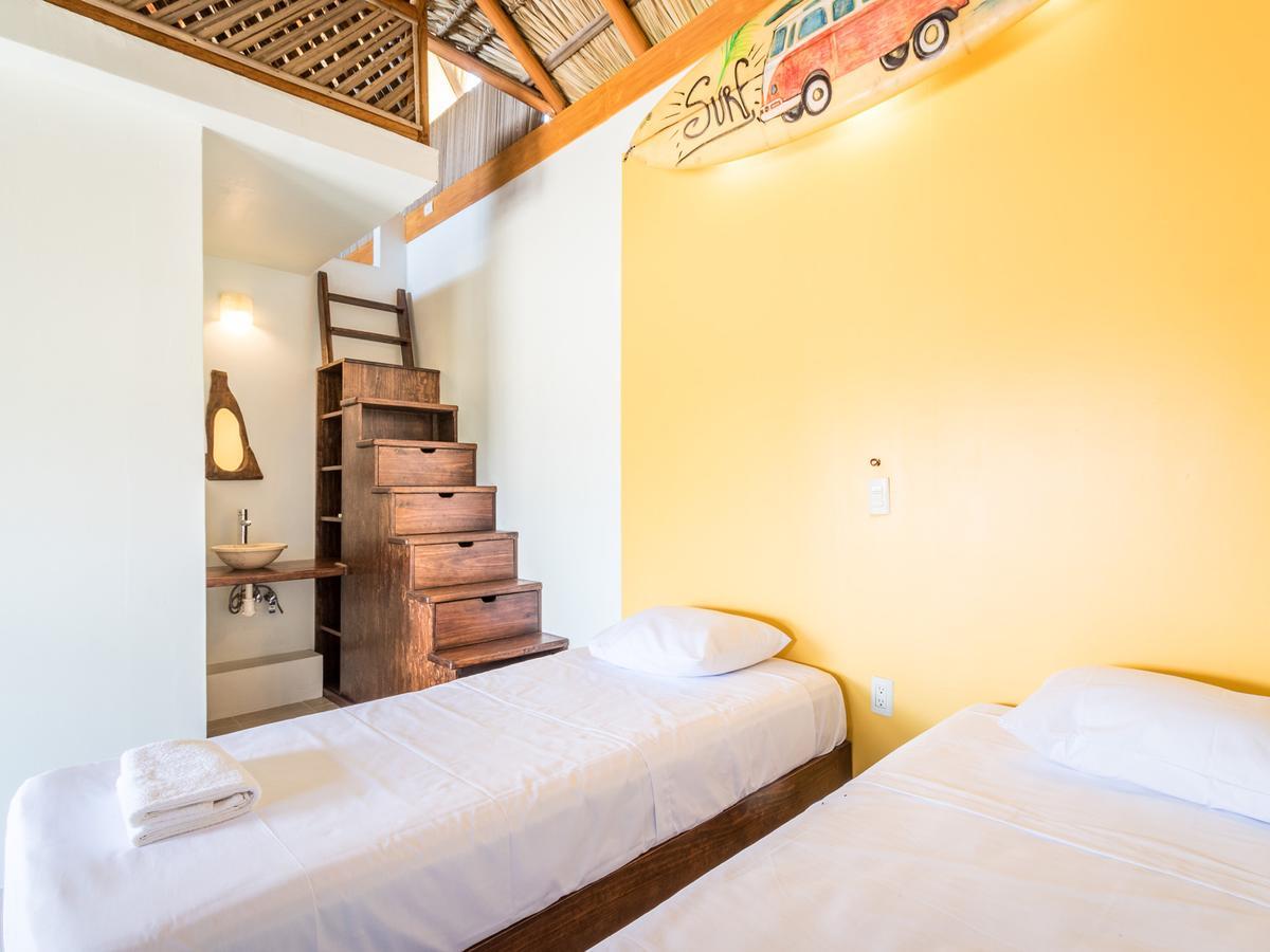 Brisas de Zicatela Experiencia Surf Campホステル エクステリア 写真