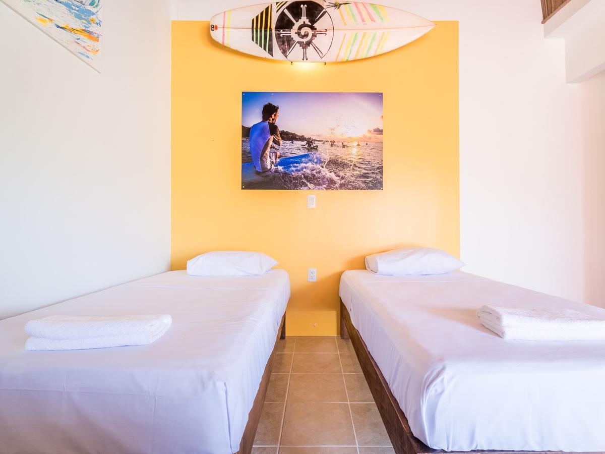 Brisas de Zicatela Experiencia Surf Campホステル エクステリア 写真