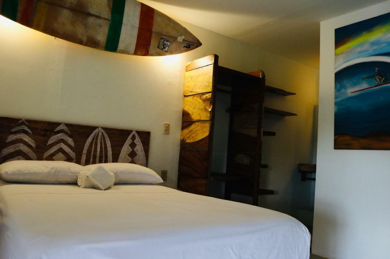 Brisas de Zicatela Experiencia Surf Campホステル エクステリア 写真
