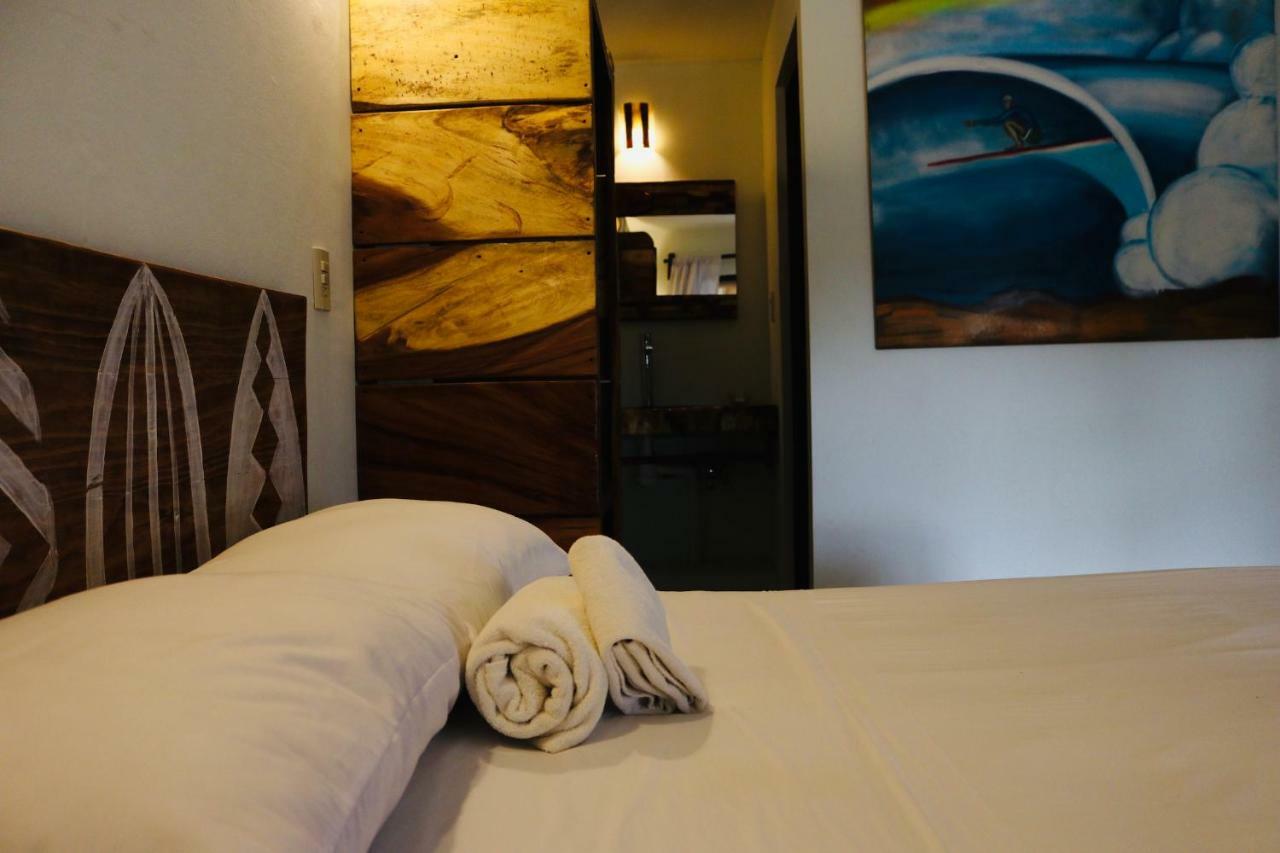 Brisas de Zicatela Experiencia Surf Campホステル エクステリア 写真