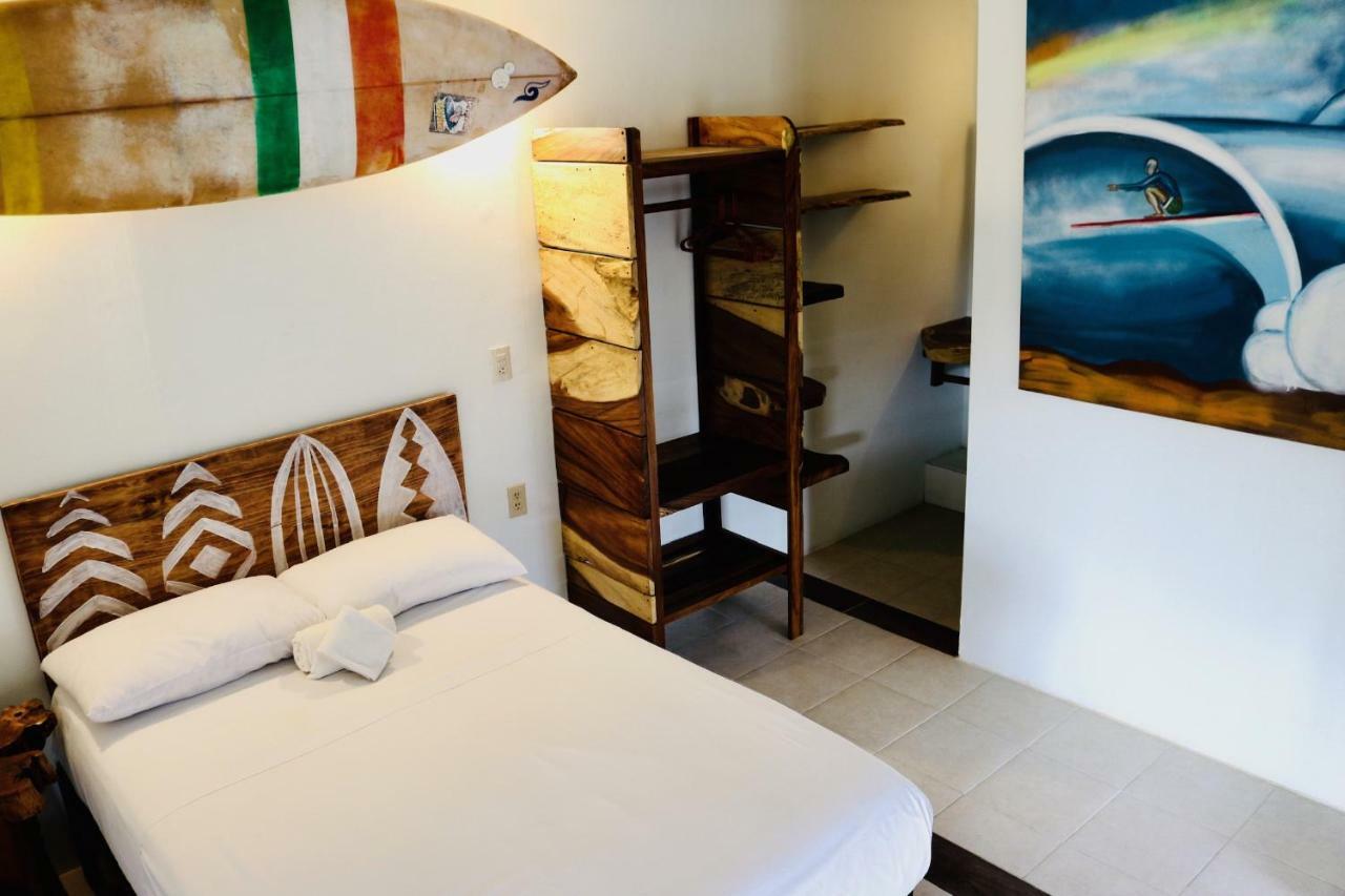 Brisas de Zicatela Experiencia Surf Campホステル エクステリア 写真