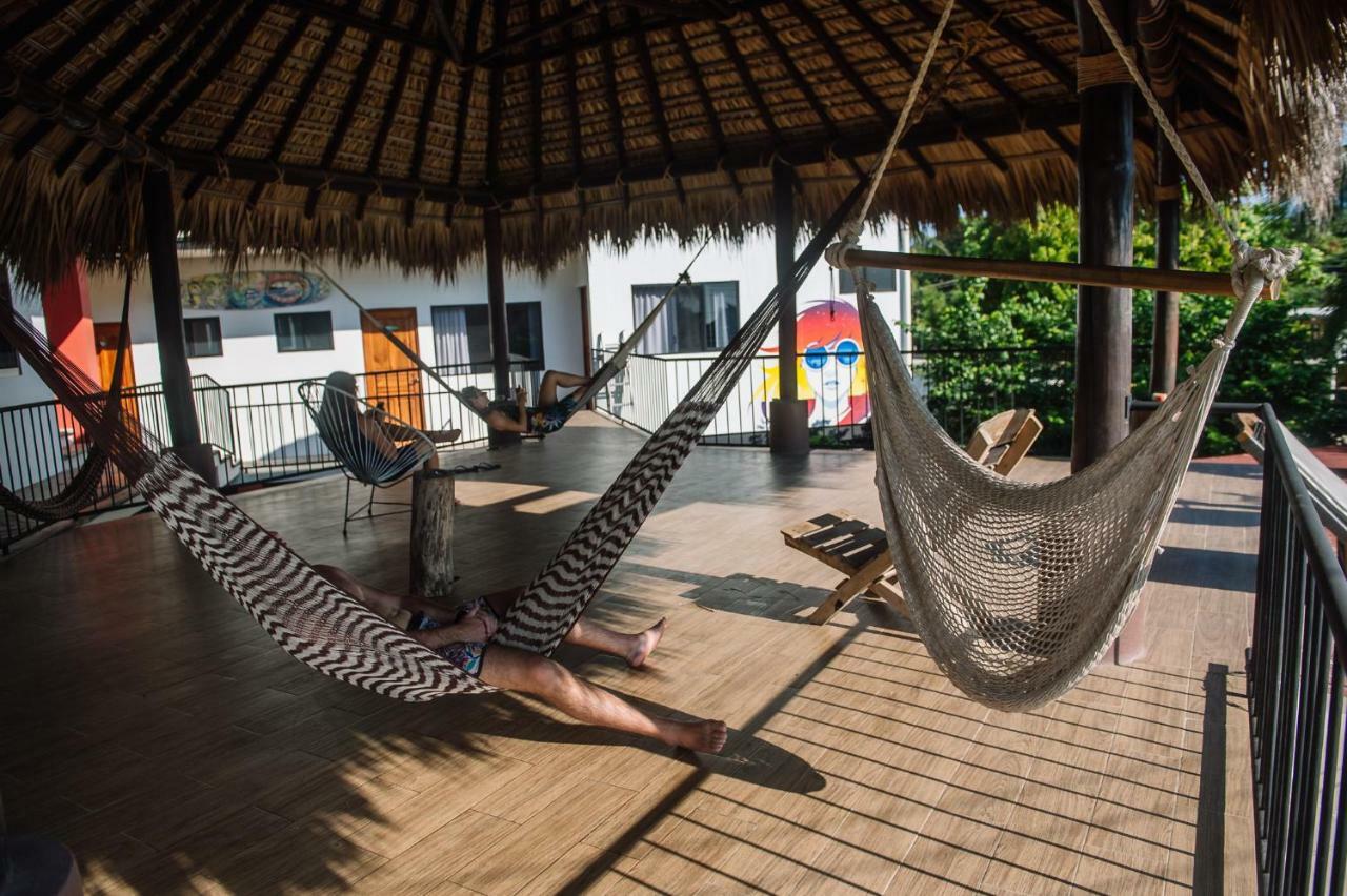 Brisas de Zicatela Experiencia Surf Campホステル エクステリア 写真