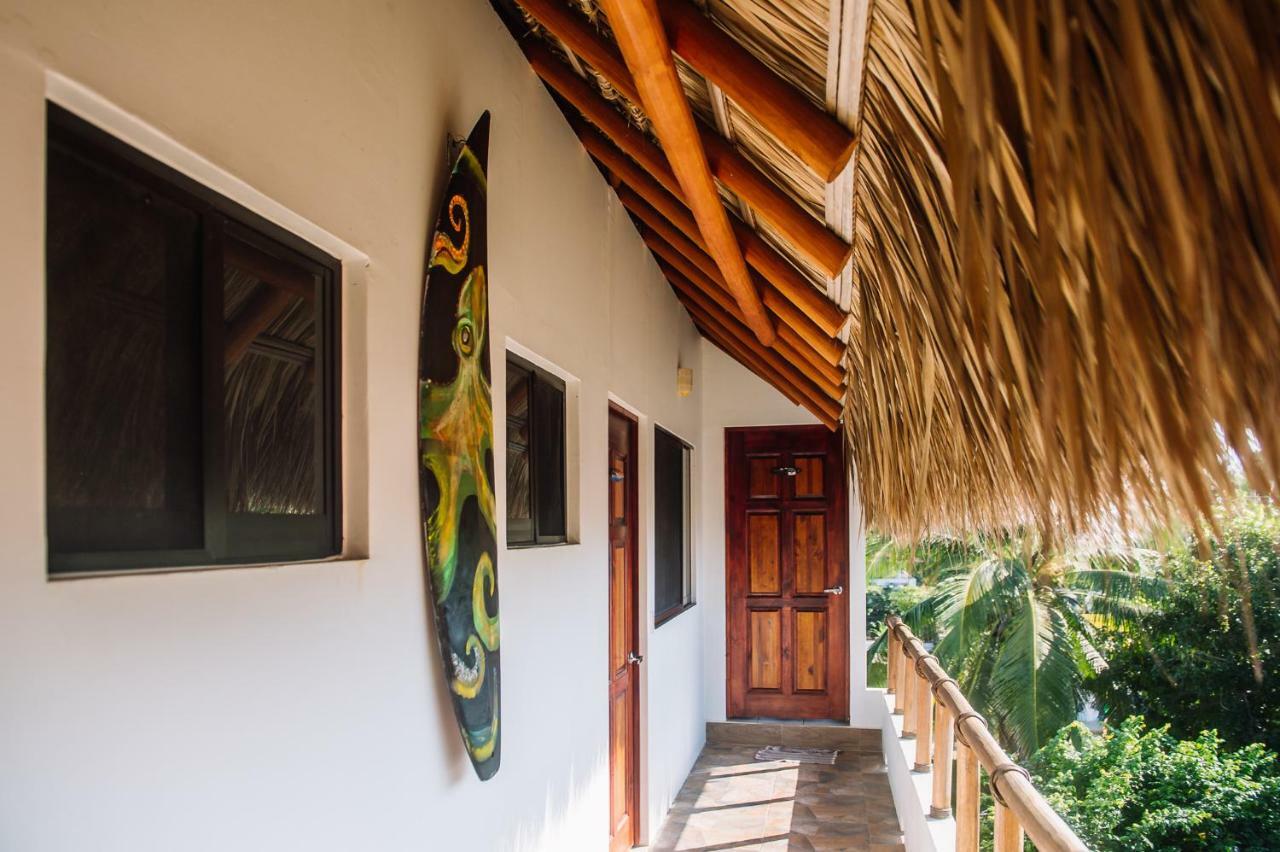 Brisas de Zicatela Experiencia Surf Campホステル エクステリア 写真