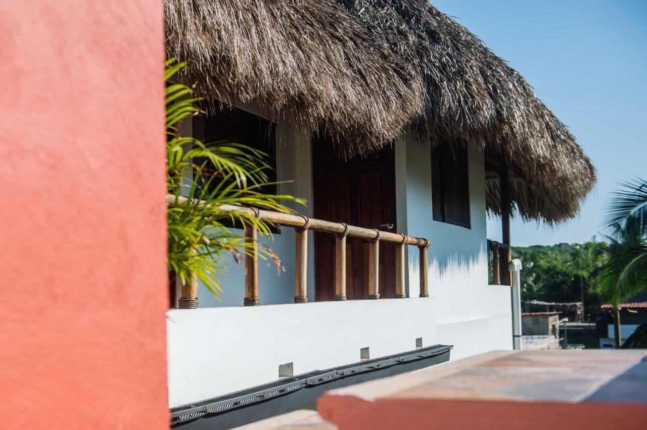 Brisas de Zicatela Experiencia Surf Campホステル エクステリア 写真