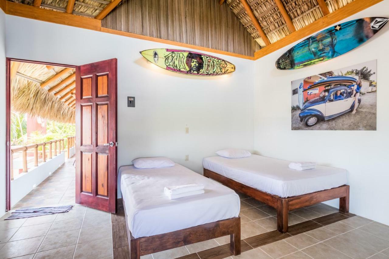 Brisas de Zicatela Experiencia Surf Campホステル エクステリア 写真